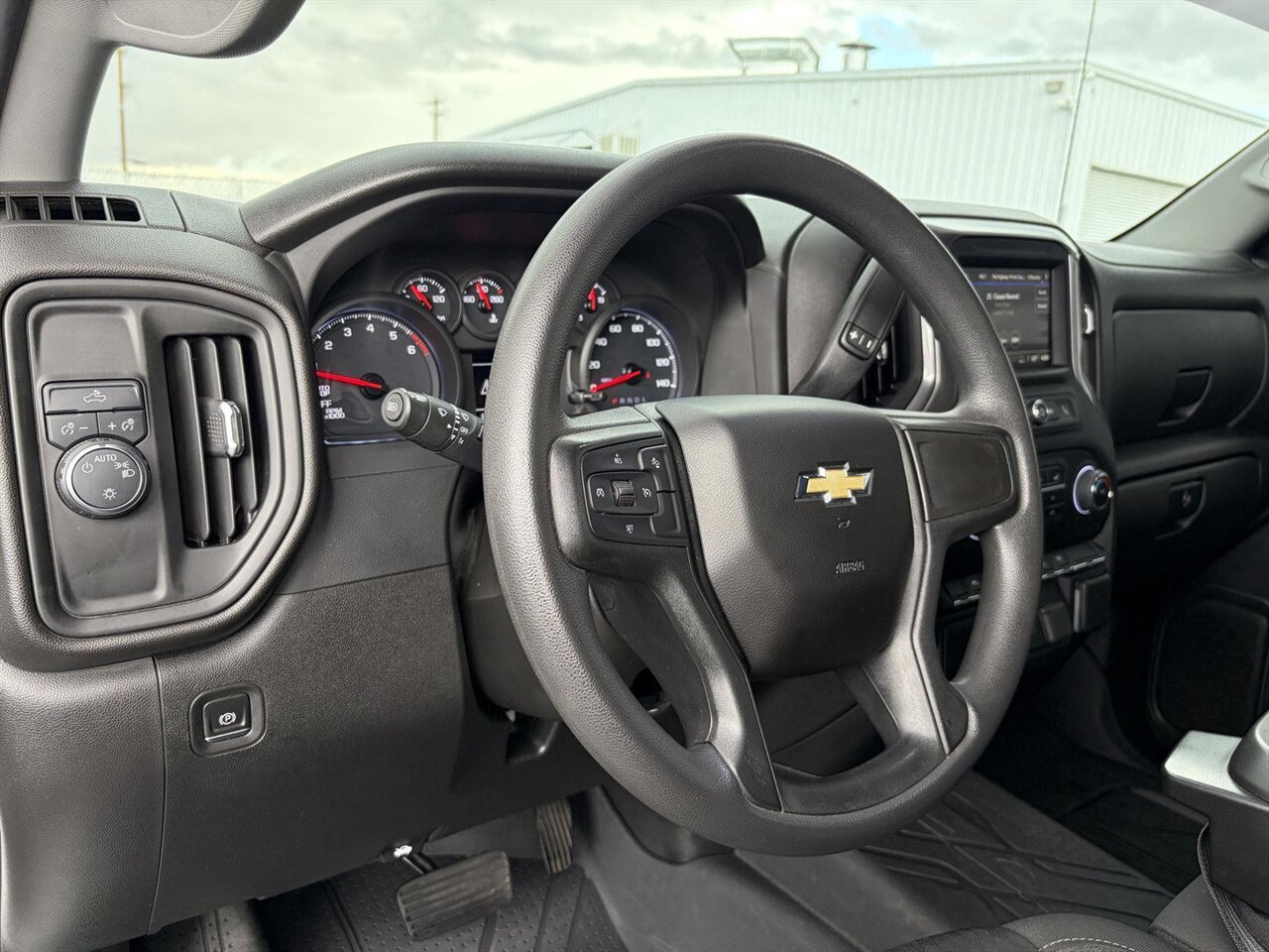 2023 Chevrolet Silverado 1500 Custom   - Photo 13 - Victorville, CA 92392