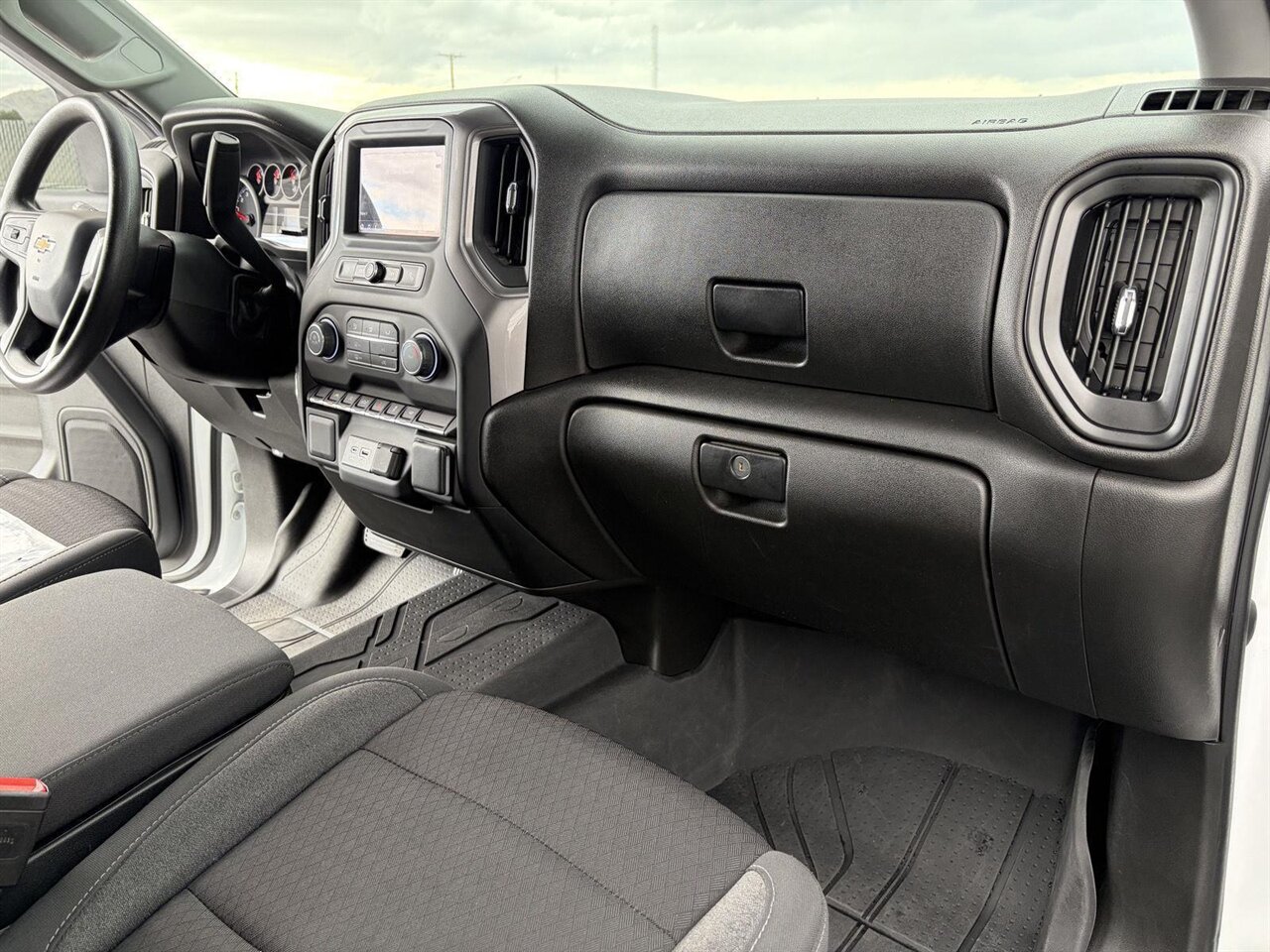 2023 Chevrolet Silverado 1500 Custom   - Photo 21 - Victorville, CA 92392