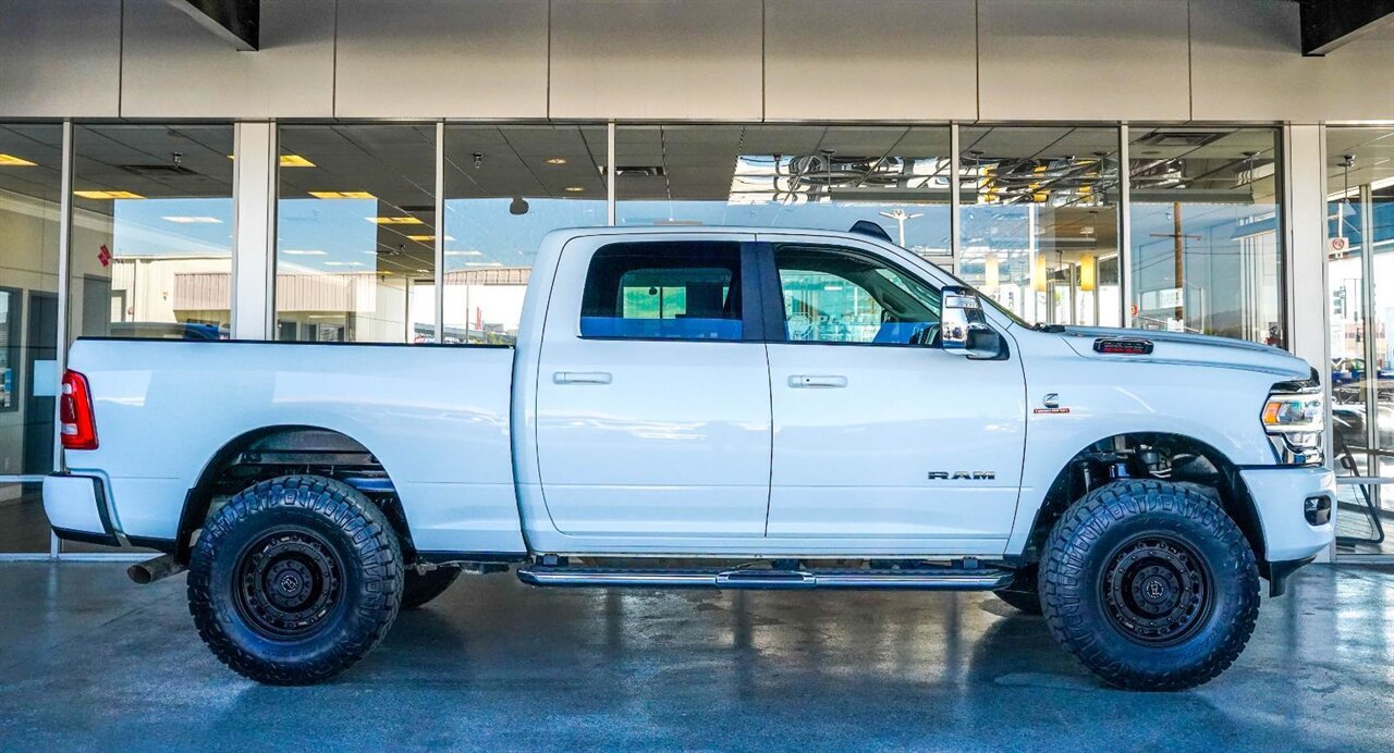 2024 RAM 2500 Laramie   - Photo 10 - Victorville, CA 92392