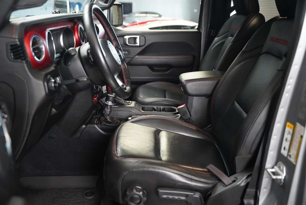 2019 Jeep Wrangler Unlimited Rubicon - Photo 2 - Victorville, CA 92392