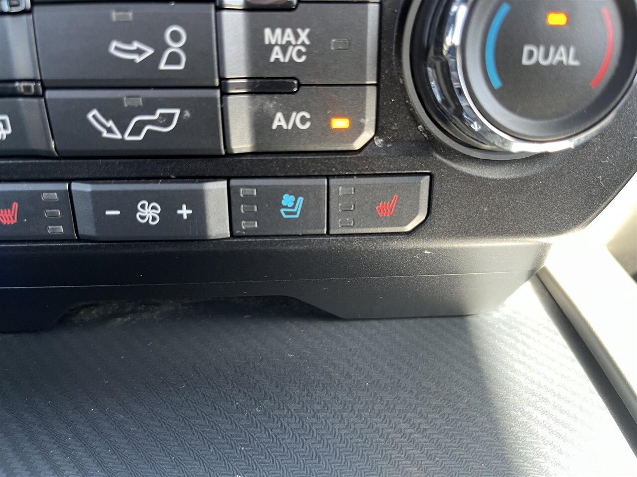 2019 Ford F-150 Lariat   - Photo 42 - Victorville, CA 92392