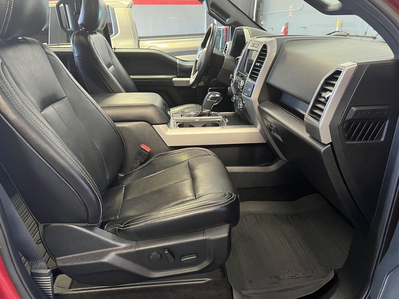 2019 Ford F-150 Lariat   - Photo 36 - Victorville, CA 92392