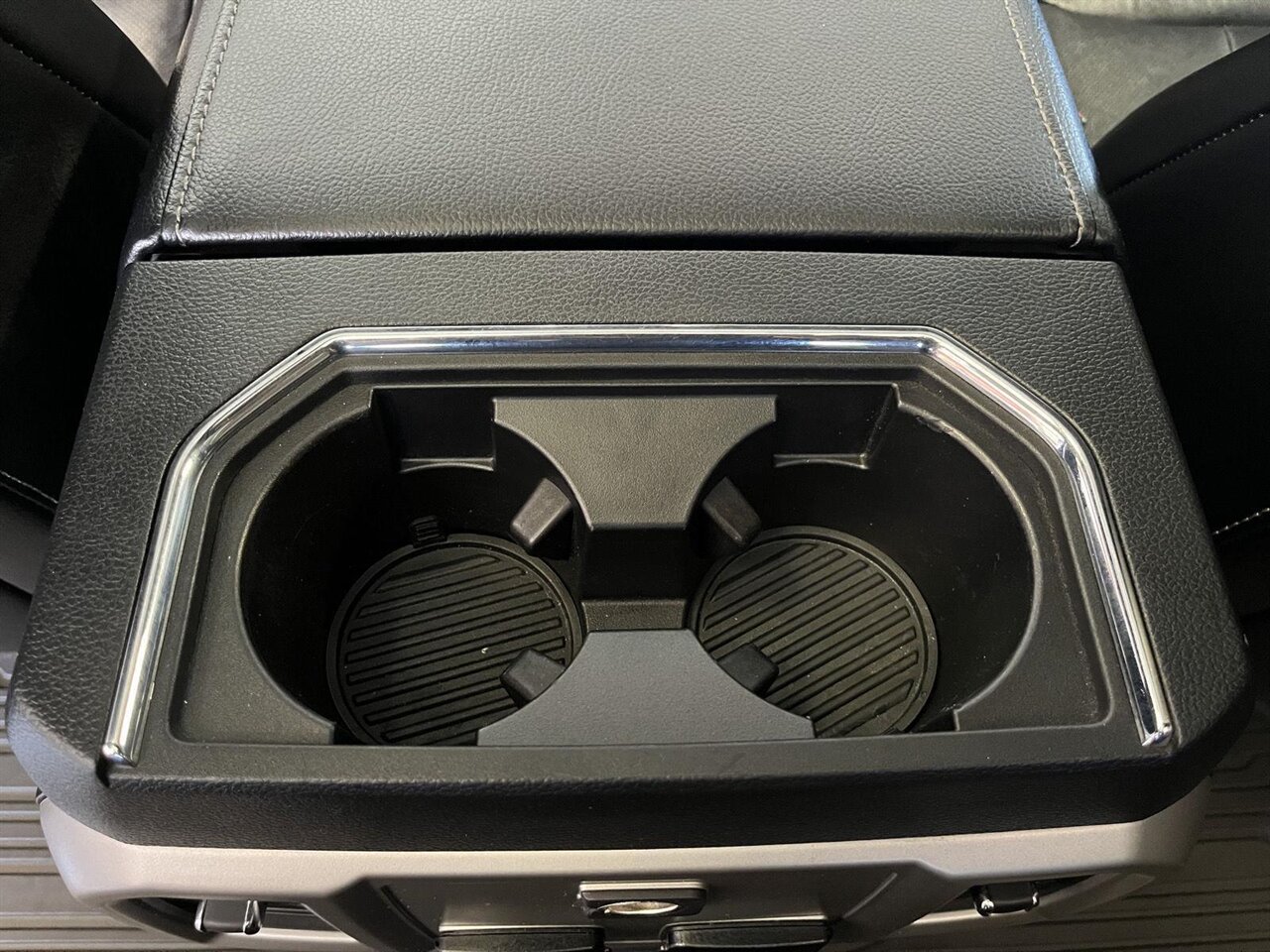 2019 Ford F-150 Lariat   - Photo 33 - Victorville, CA 92392