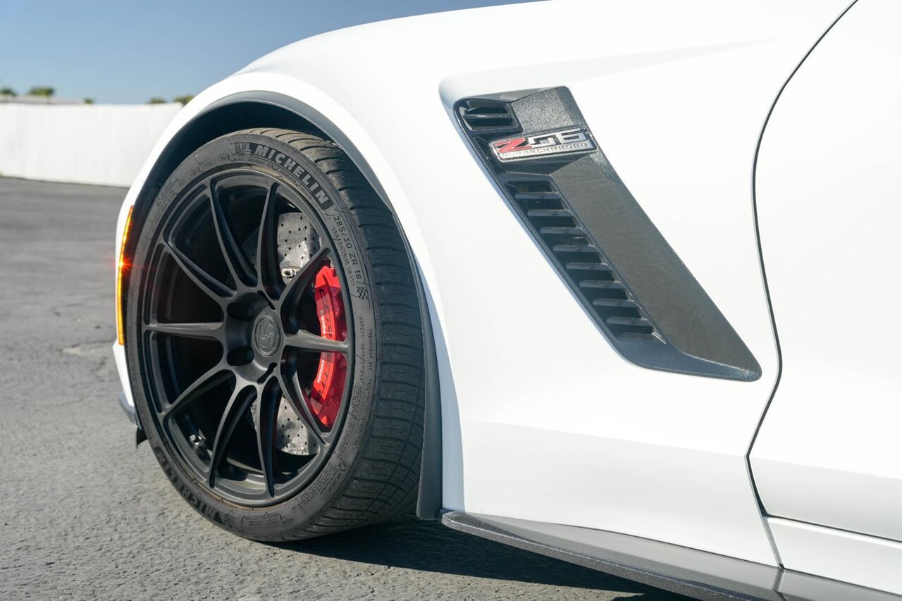 2016 Chevrolet Corvette Z06  Z07 Performance Package / AWE Performance Exhaust System - Photo 7 - Victorville, CA 92392