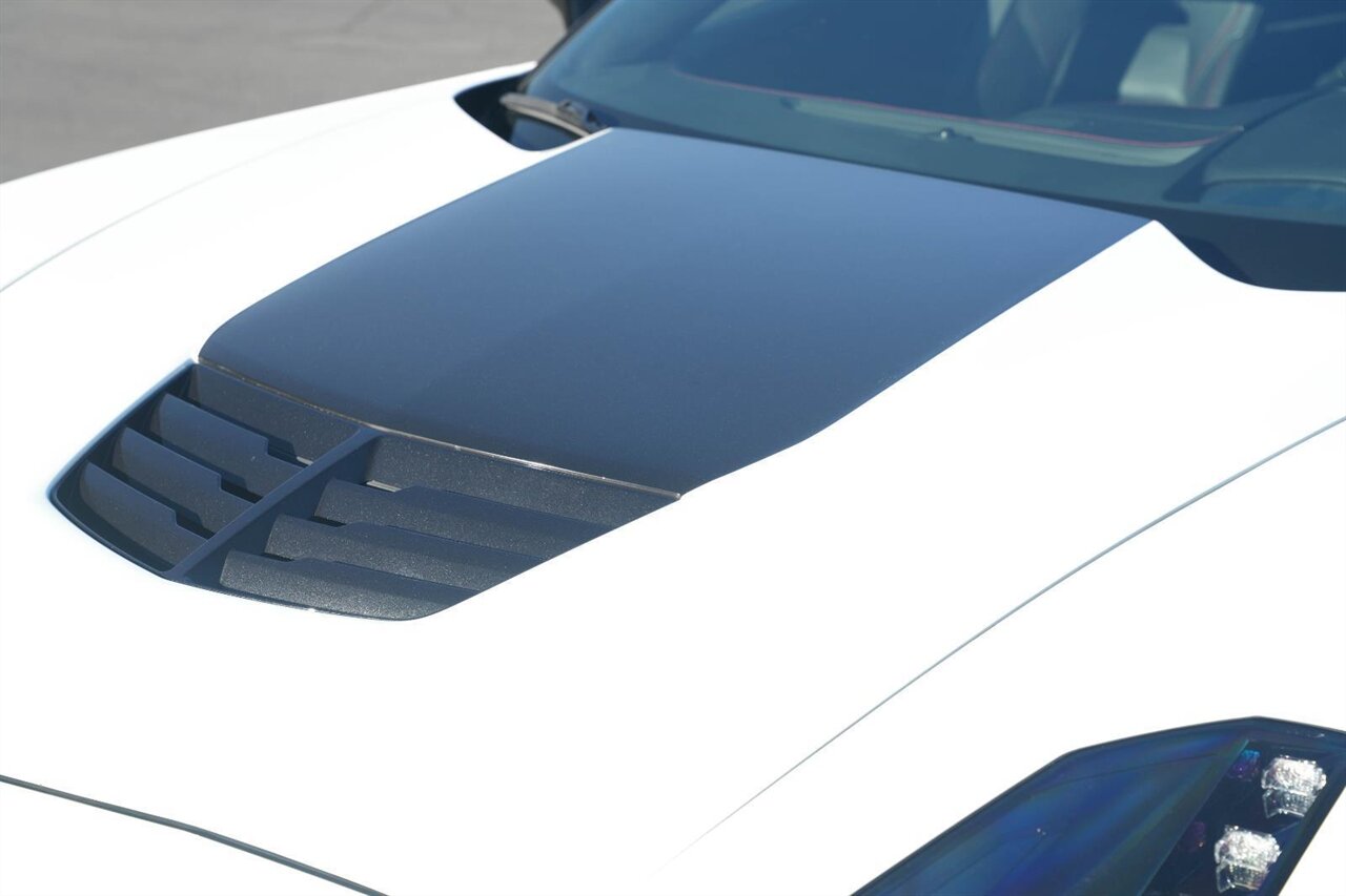 2016 Chevrolet Corvette Z06  Z07 Performance Package / AWE Performance Exhaust System - Photo 3 - Victorville, CA 92392