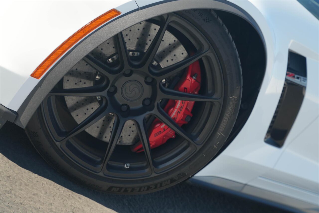 2016 Chevrolet Corvette Z06  Z07 Performance Package / AWE Performance Exhaust System - Photo 5 - Victorville, CA 92392