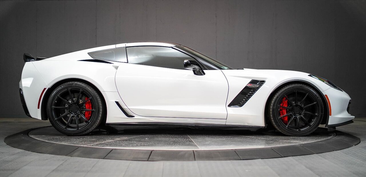 2016 Chevrolet Corvette Z06 Z07 Performance Package / AWE Performance Exhaust System - Photo 3 - Victorville, CA 92392