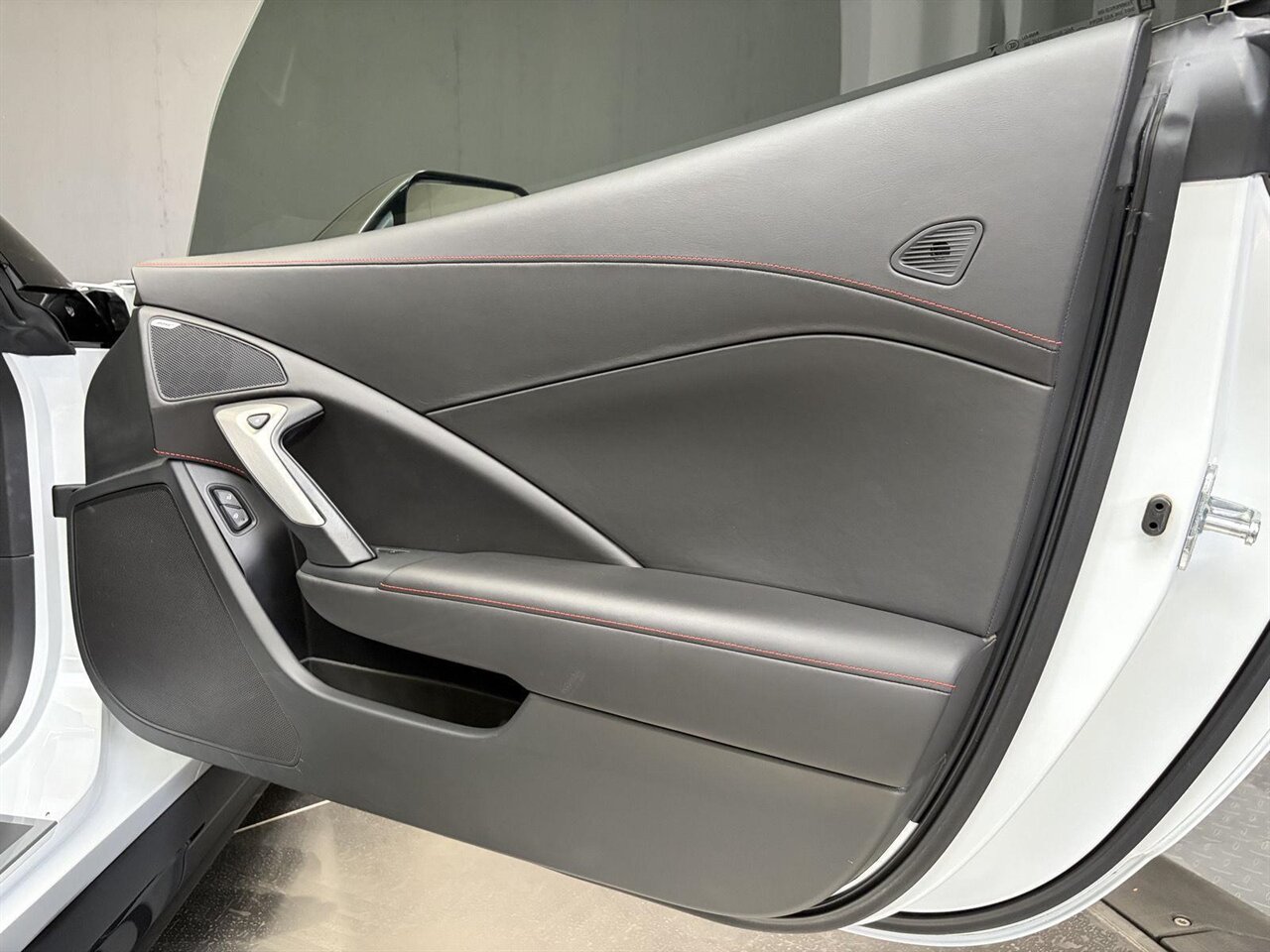 2016 Chevrolet Corvette Z06 Z07 Performance Package / AWE Performance Exhaust System - Photo 36 - Victorville, CA 92392