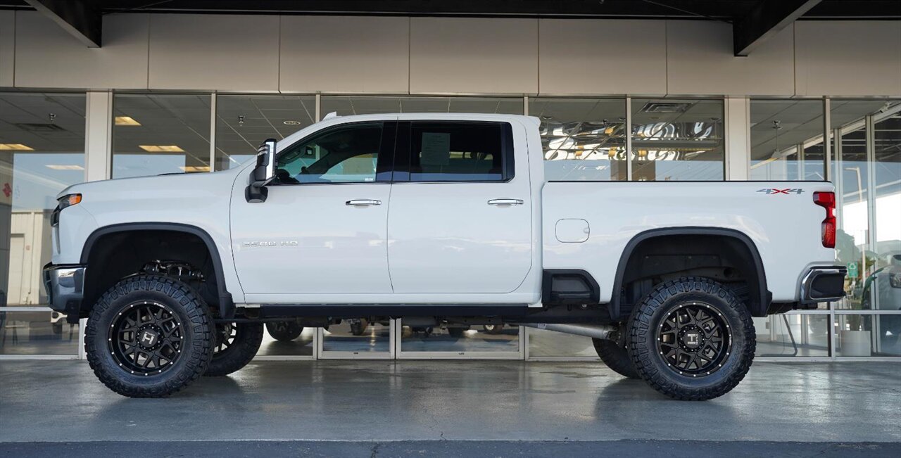 2023 Chevrolet Silverado 2500HD LTZ   - Photo 5 - Victorville, CA 92392