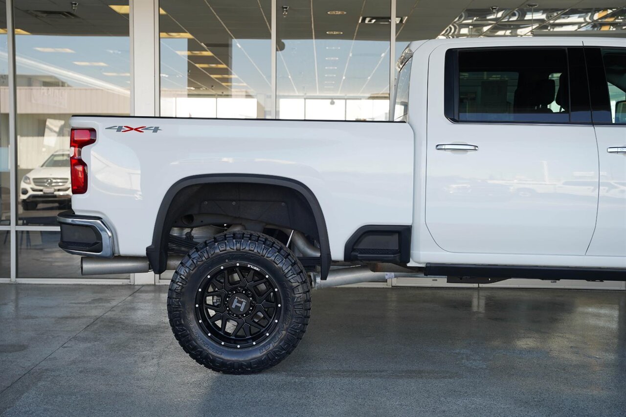 2023 Chevrolet Silverado 2500HD LTZ   - Photo 9 - Victorville, CA 92392