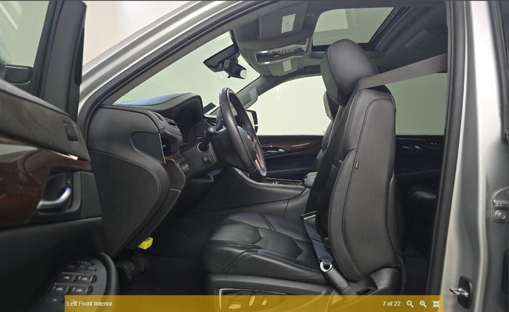 2020 Cadillac Escalade Luxury   - Photo 2 - Victorville, CA 92392