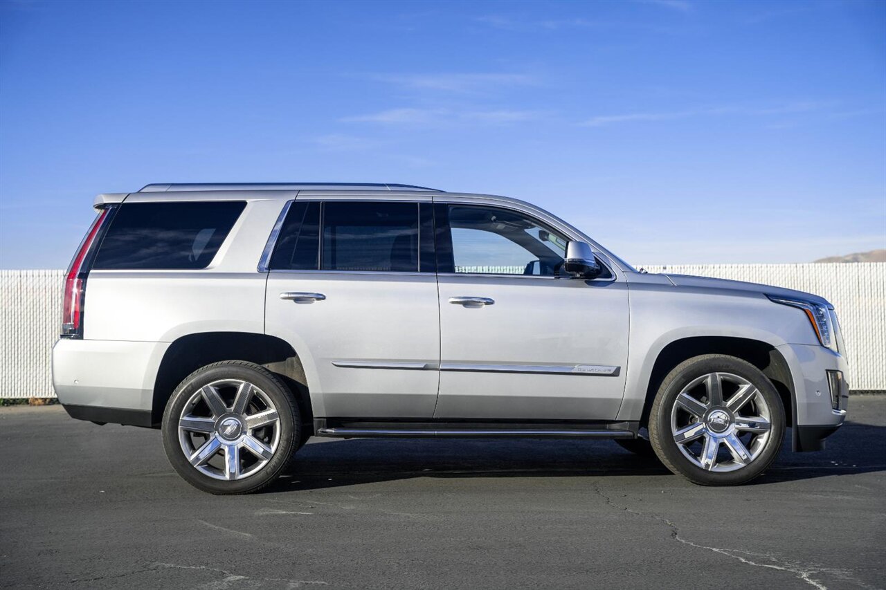 2020 Cadillac Escalade Luxury   - Photo 7 - Victorville, CA 92392