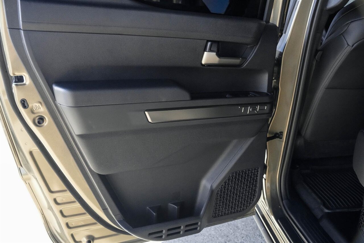2025 Toyota Tacoma TRD Sport HV   - Photo 36 - Victorville, CA 92392