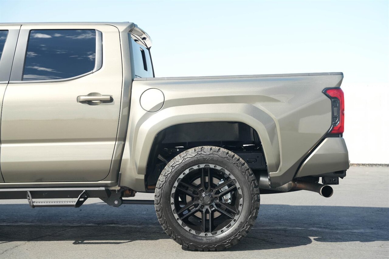 2025 Toyota Tacoma TRD Sport HV   - Photo 11 - Victorville, CA 92392