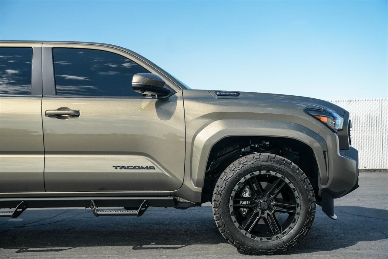 2025 Toyota Tacoma TRD Sport HV   - Photo 17 - Victorville, CA 92392