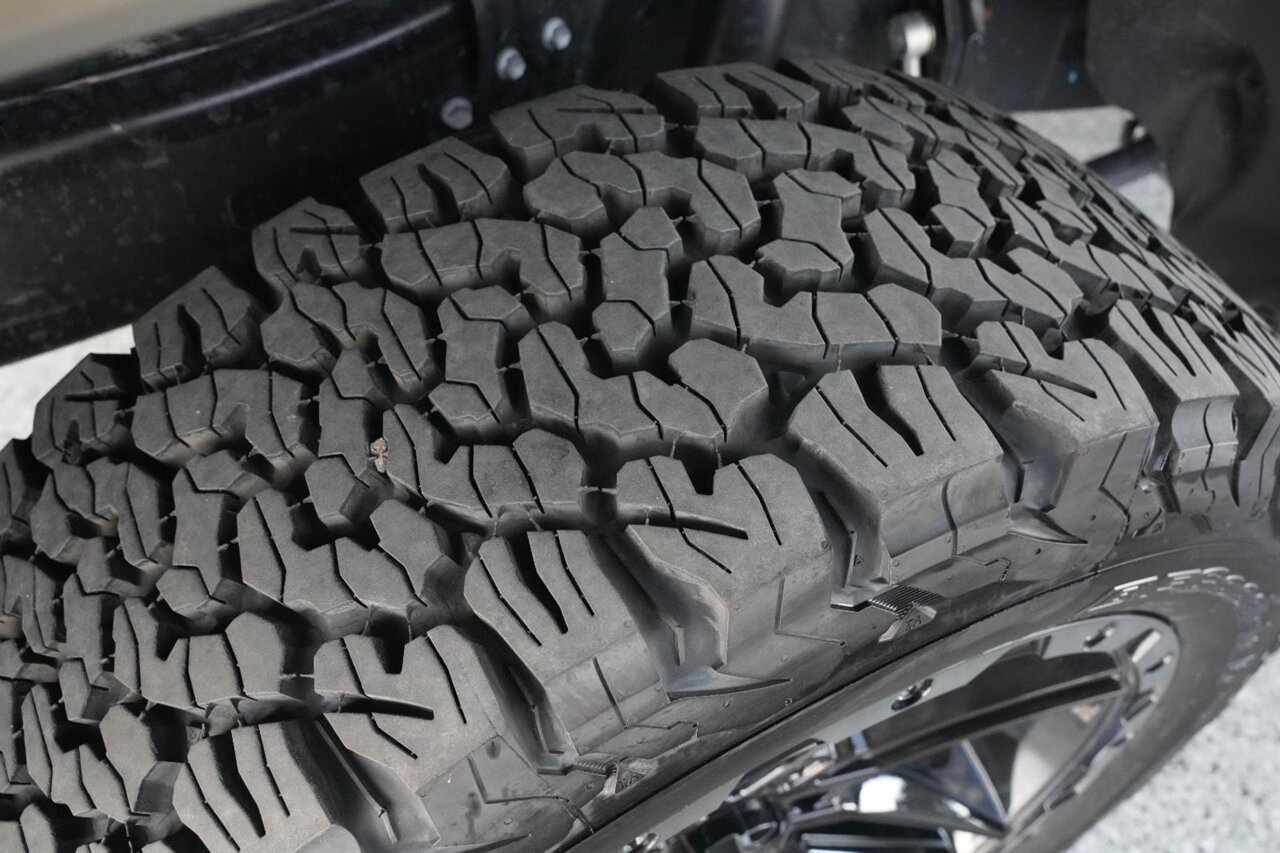 2025 Toyota Tacoma TRD Sport HV   - Photo 14 - Victorville, CA 92392