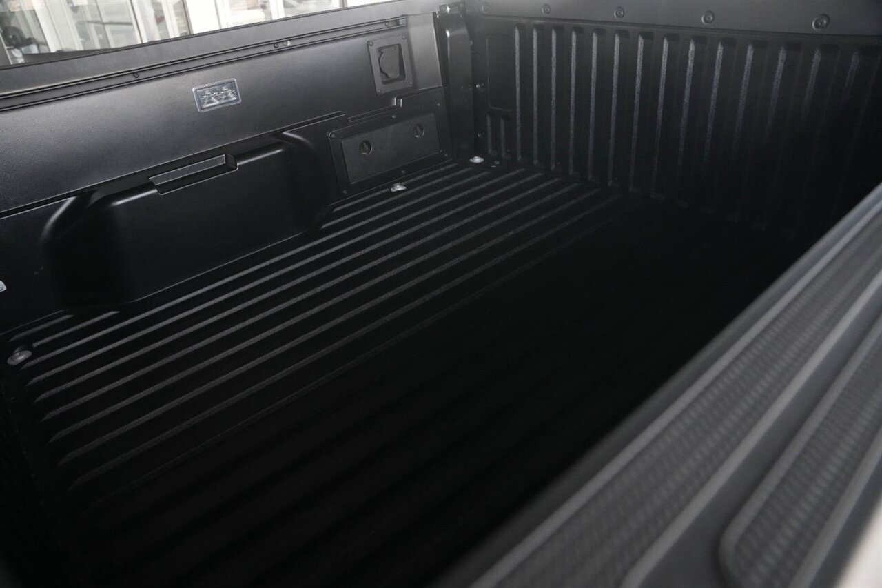 2025 Toyota Tacoma TRD Sport HV   - Photo 37 - Victorville, CA 92392
