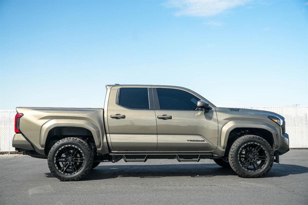 2025 Toyota Tacoma TRD Sport HV   - Photo 15 - Victorville, CA 92392