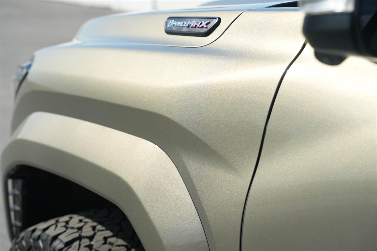 2025 Toyota Tacoma TRD Sport HV   - Photo 9 - Victorville, CA 92392