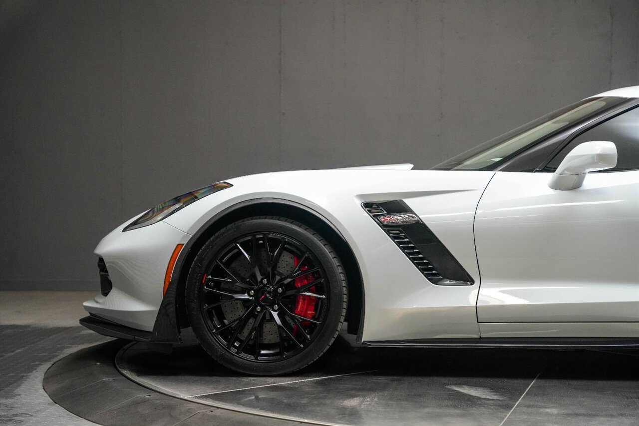 2019 Chevrolet Corvette Z06  Z07 Performance Package / Entire Car has PPF - Photo 14 - Victorville, CA 92392