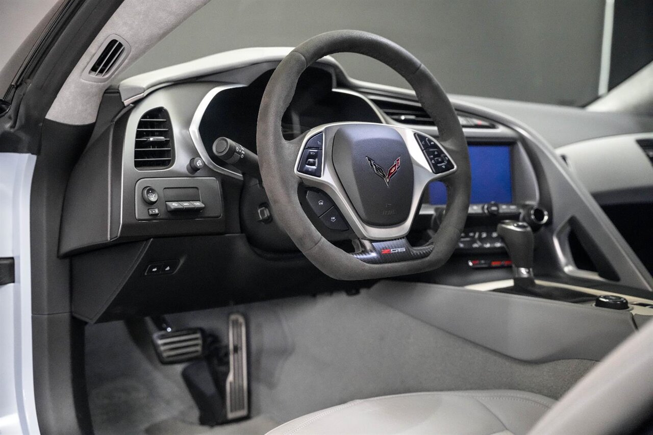 2019 Chevrolet Corvette Z06  Z07 Performance Package / Entire Car has PPF - Photo 27 - Victorville, CA 92392