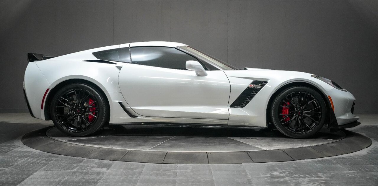 2019 Chevrolet Corvette Z06  Z07 Performance Package / Entire Car has PPF - Photo 5 - Victorville, CA 92392