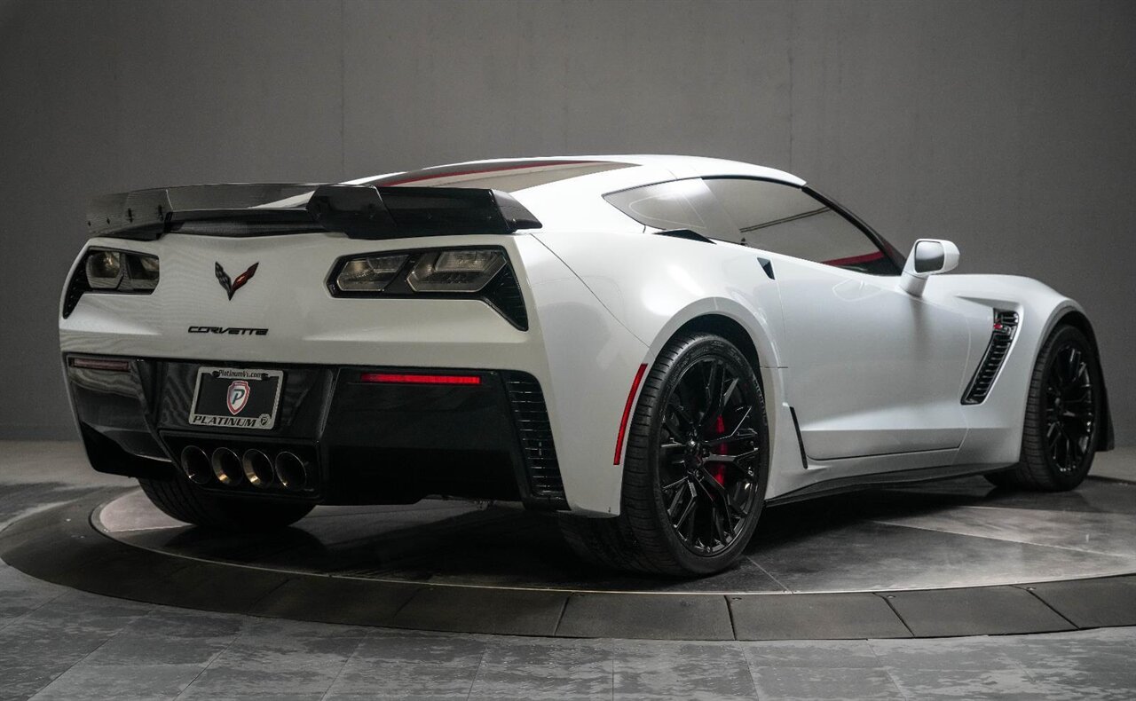 2019 Chevrolet Corvette Z06  Z07 Performance Package / Entire Car has PPF - Photo 19 - Victorville, CA 92392