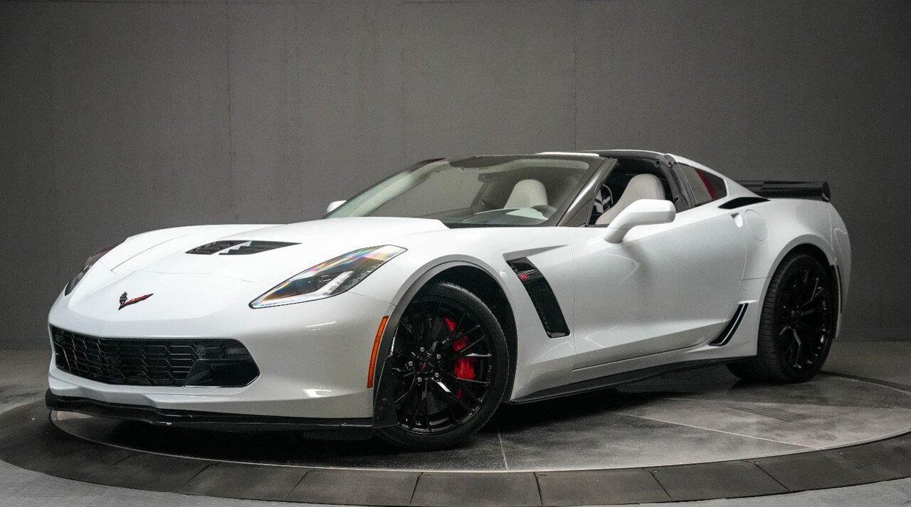 2019 Chevrolet Corvette Z06  Z07 Performance Package / Entire Car has PPF - Photo 38 - Victorville, CA 92392