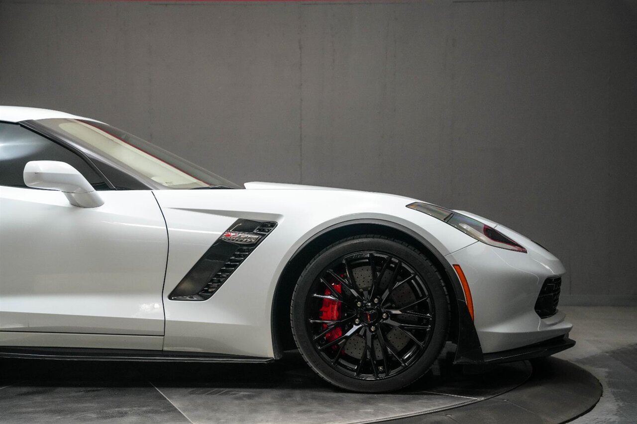 2019 Chevrolet Corvette Z06  Z07 Performance Package / Entire Car has PPF - Photo 7 - Victorville, CA 92392