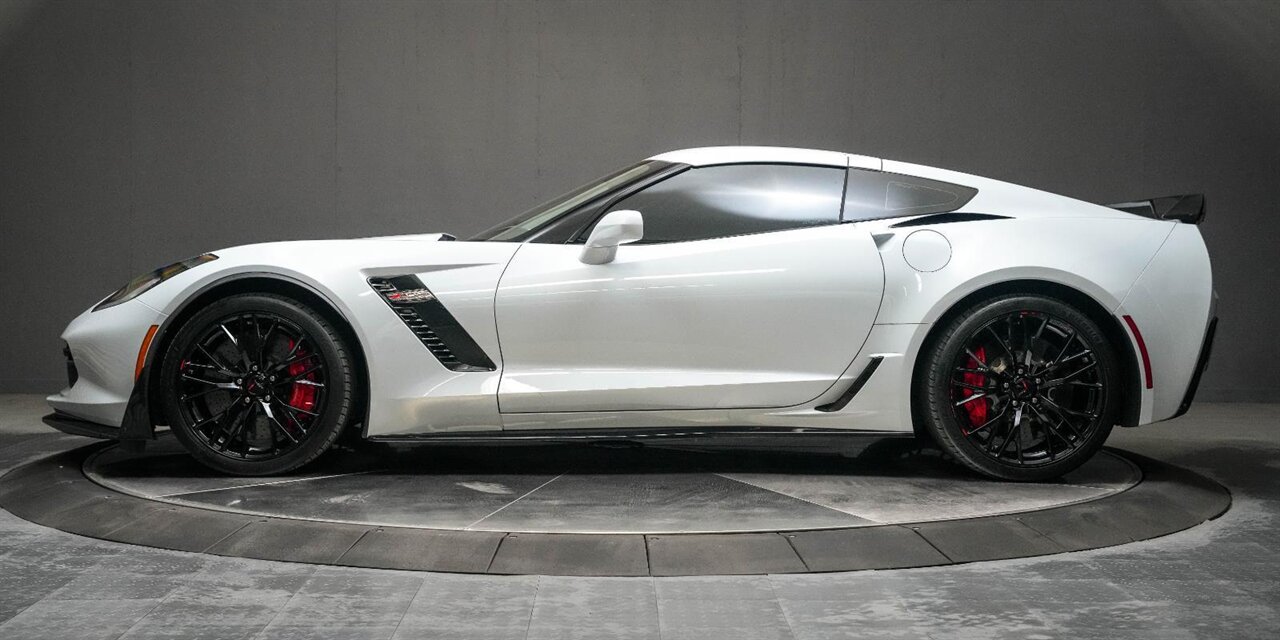 2019 Chevrolet Corvette Z06  Z07 Performance Package / Entire Car has PPF - Photo 13 - Victorville, CA 92392