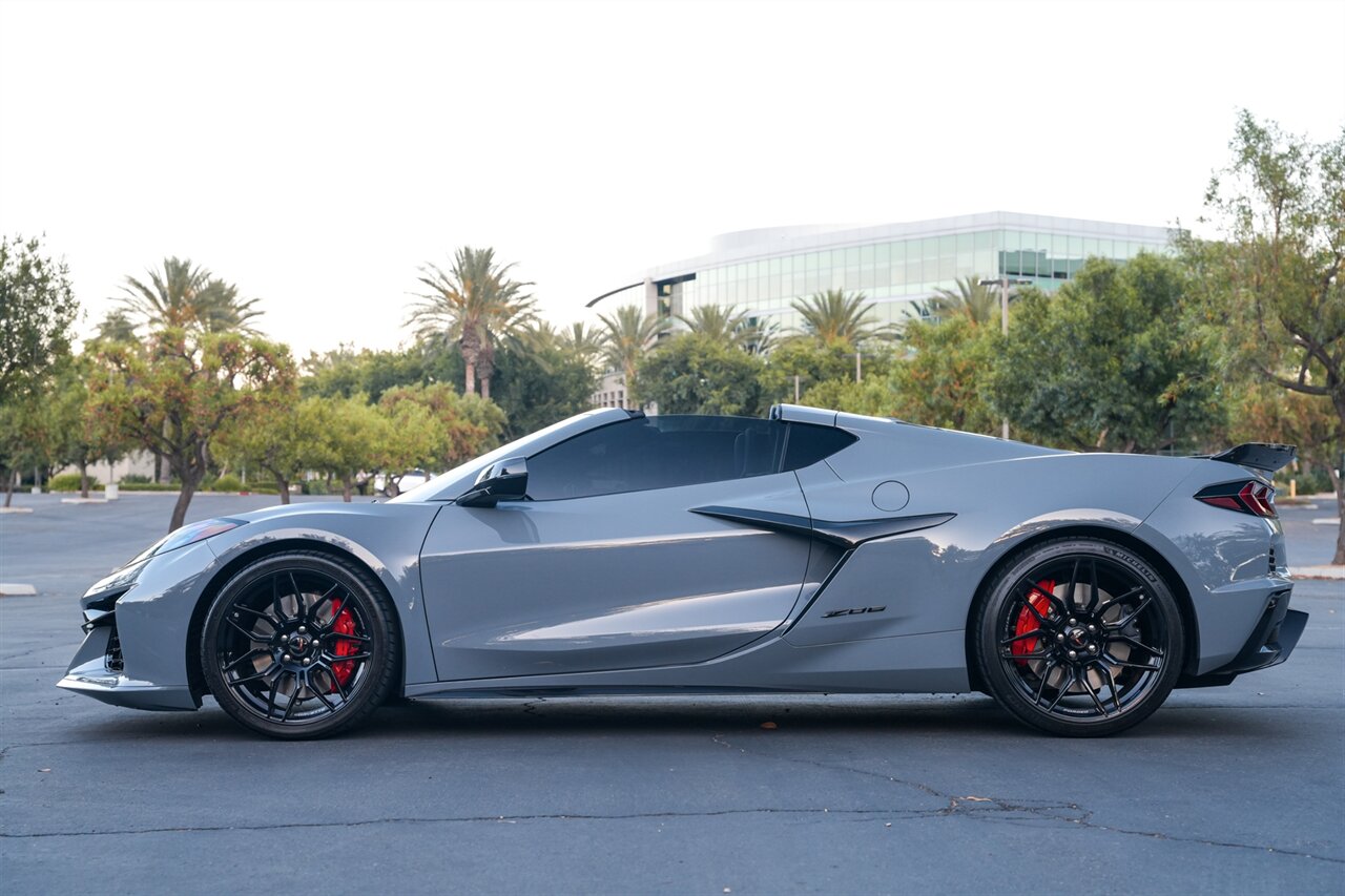 2025 Chevrolet Corvette Z06 | Only 3K Miles | One Owner CA Car | Clean Carfax | Full Factory Warranty - Photo 7 - Victorville, CA 92392