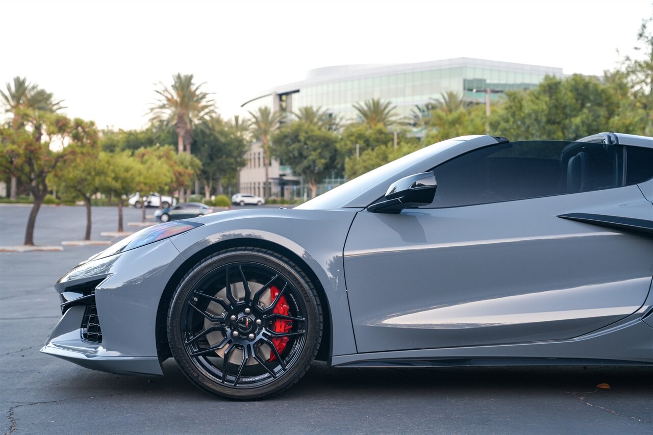 2025 Chevrolet Corvette Z06 | Only 3K Miles | One Owner CA Car | Clean Carfax | Full Factory Warranty - Photo 8 - Victorville, CA 92392