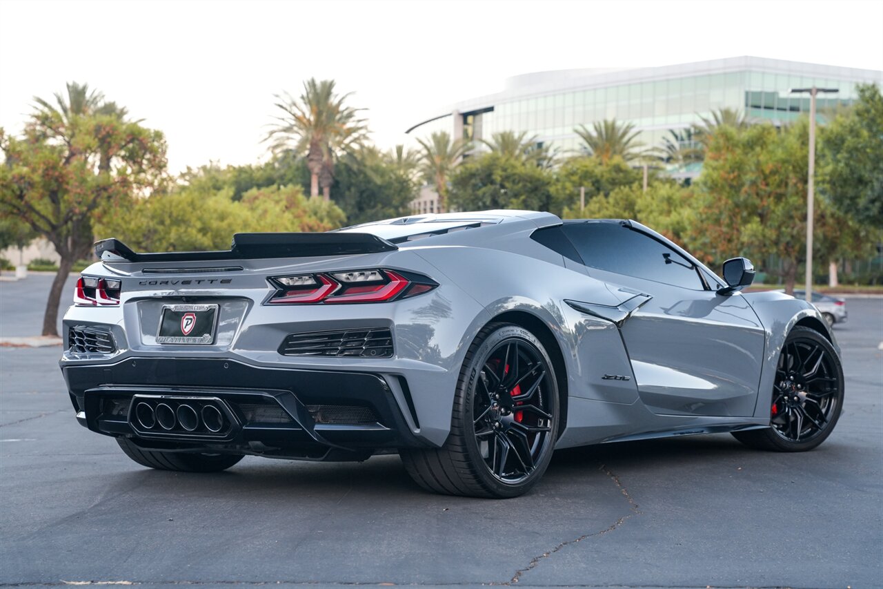 2025 Chevrolet Corvette Z06 | Only 3K Miles | One Owner CA Car | Clean Carfax | Full Factory Warranty - Photo 11 - Victorville, CA 92392