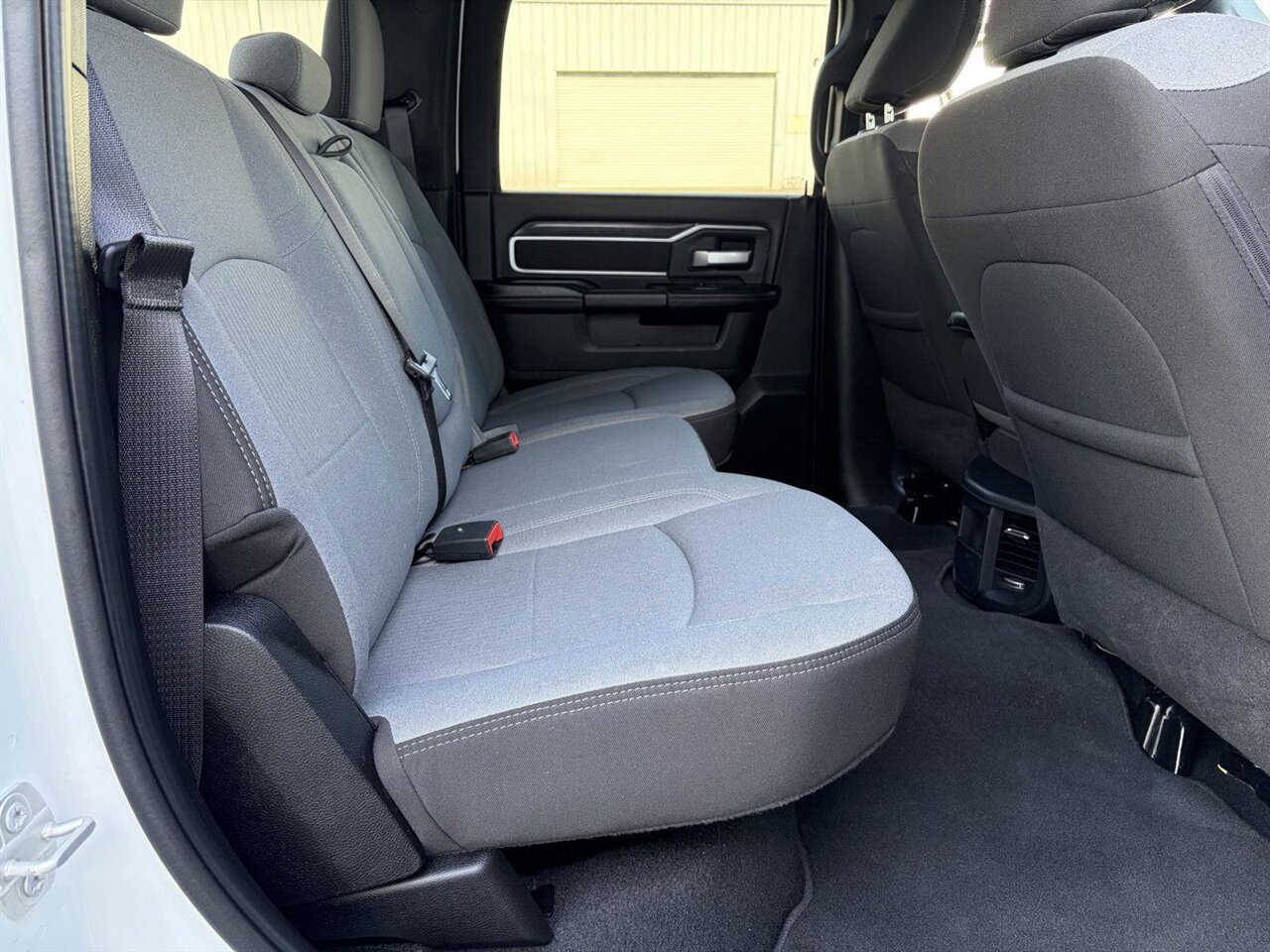 2024 RAM 2500 Big Horn   - Photo 19 - Victorville, CA 92392