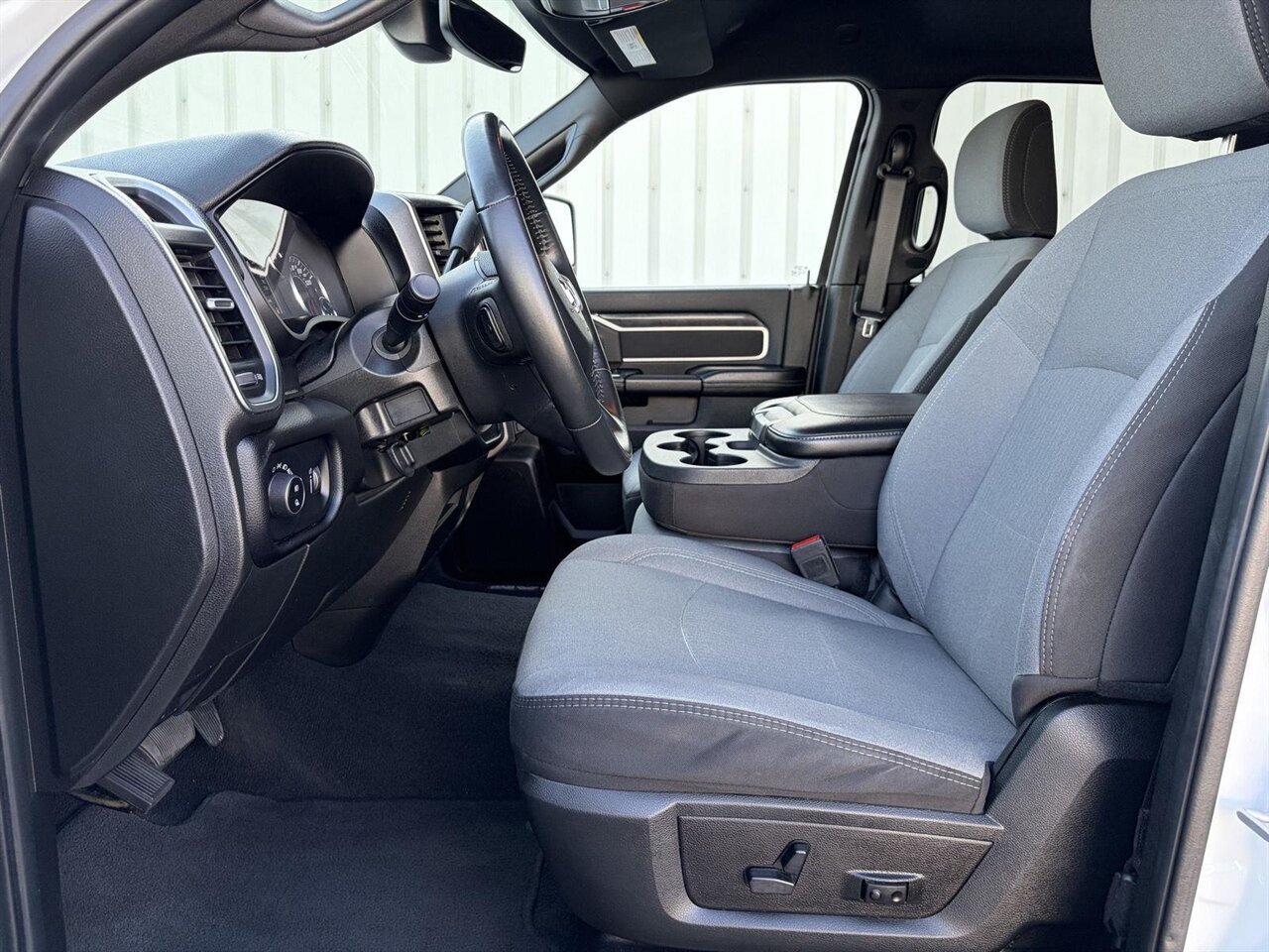 2024 RAM 2500 Big Horn   - Photo 2 - Victorville, CA 92392