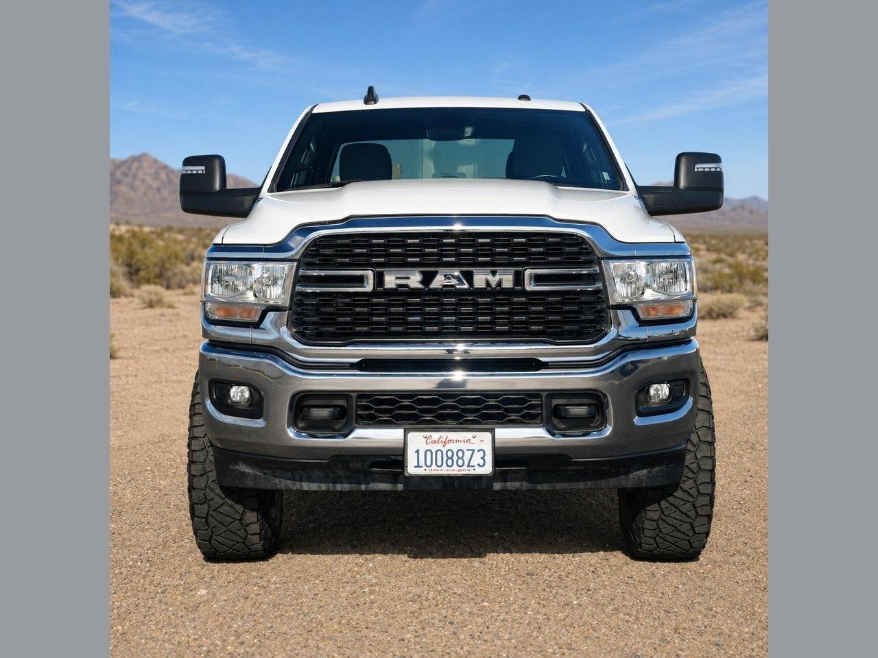 2024 RAM 2500 Big Horn   - Photo 8 - Victorville, CA 92392