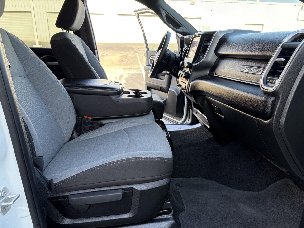 2024 RAM 2500 Big Horn   - Photo 20 - Victorville, CA 92392