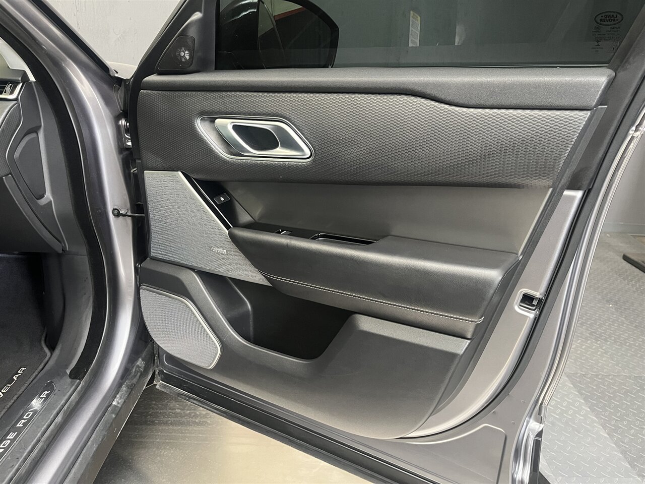 2021 Land Rover Range Rover Velar P250 S - Photo 24 - Victorville, CA 92392