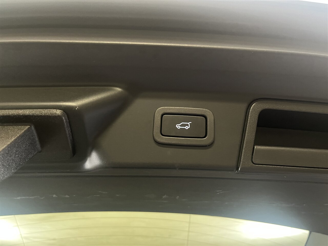 2021 Land Rover Range Rover Velar P250 S - Photo 28 - Victorville, CA 92392