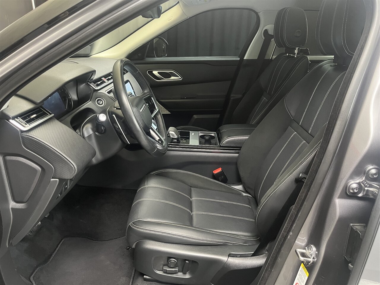2021 Land Rover Range Rover Velar P250 S - Photo 2 - Victorville, CA 92392