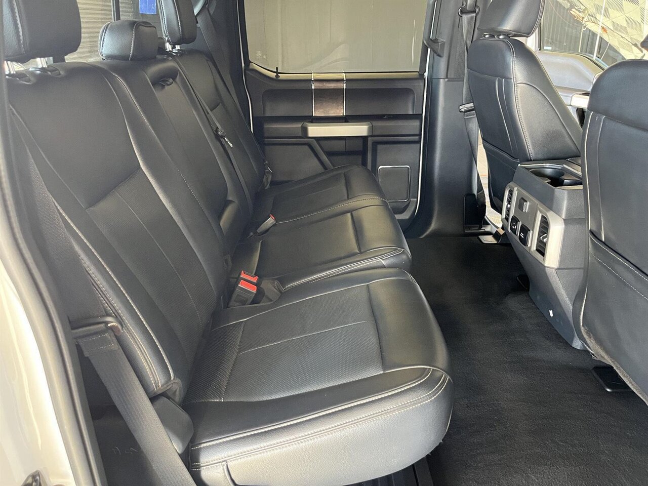 2022 Ford F-250 Super Duty Lariat   - Photo 29 - Victorville, CA 92392