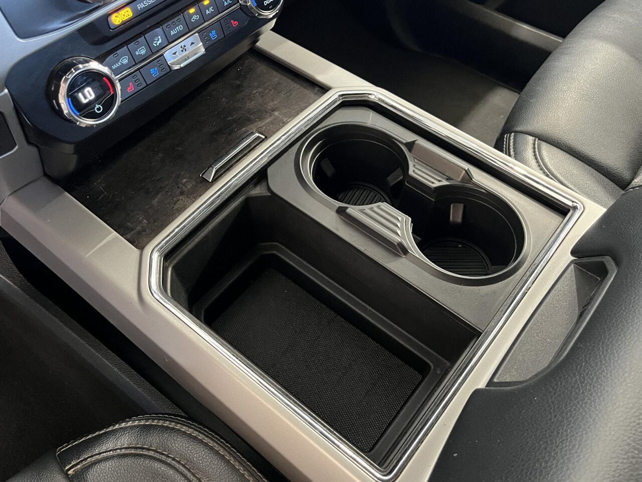 2022 Ford F-250 Super Duty Lariat   - Photo 19 - Victorville, CA 92392