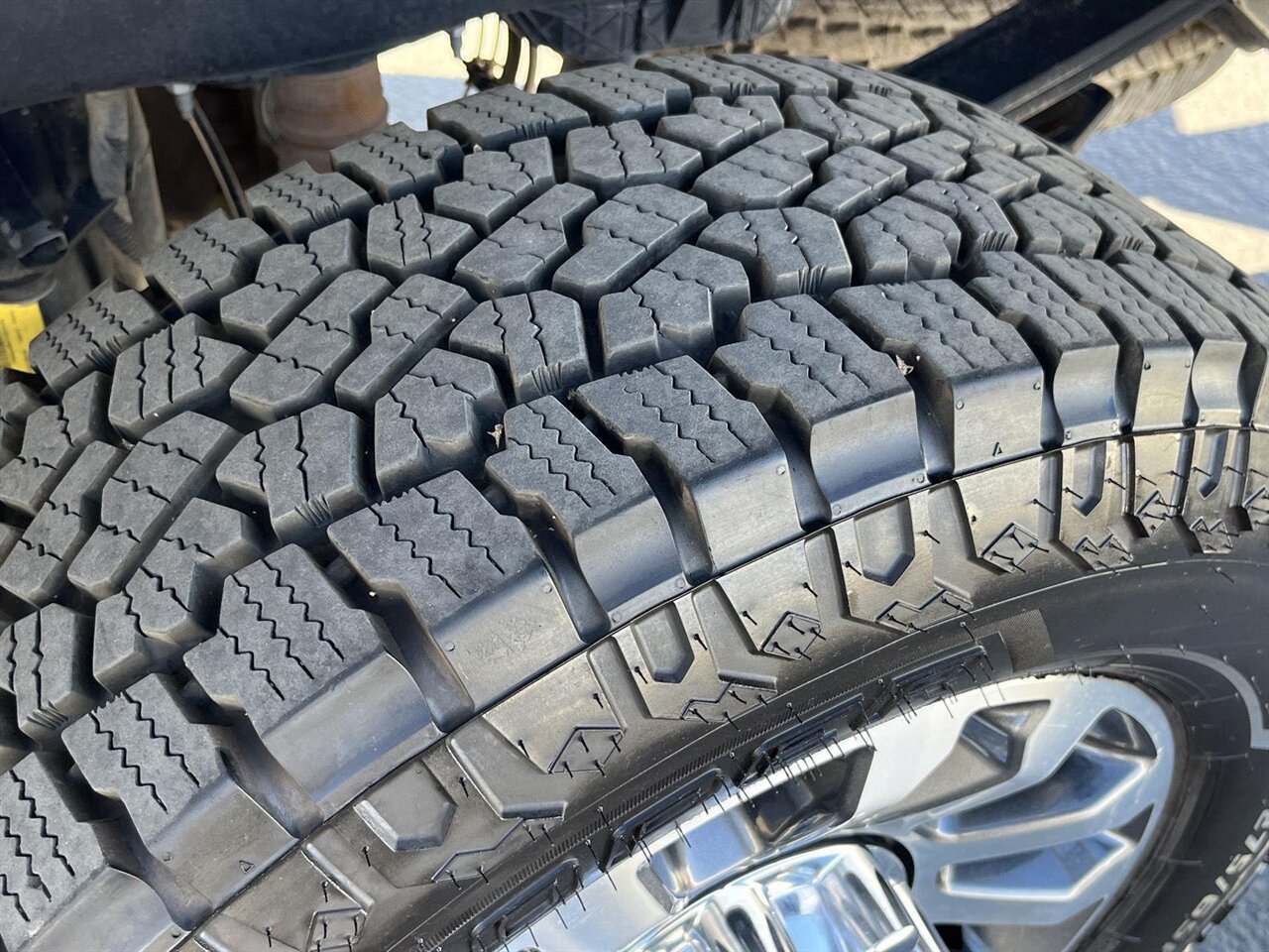 2022 Ford F-250 Super Duty Lariat   - Photo 11 - Victorville, CA 92392