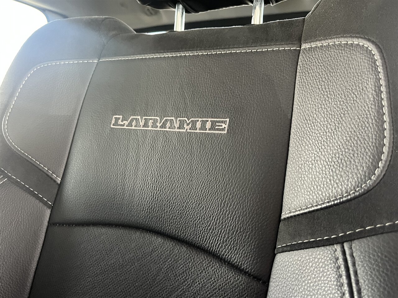 2024 RAM 2500 Laramie   - Photo 11 - Victorville, CA 92392
