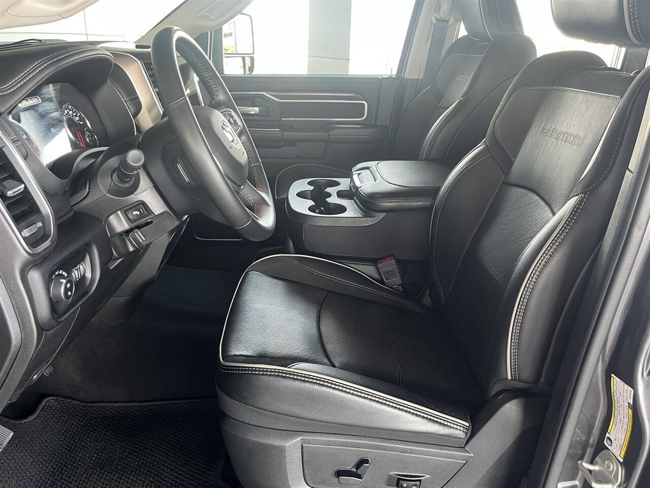 2024 RAM 2500 Laramie   - Photo 3 - Victorville, CA 92392