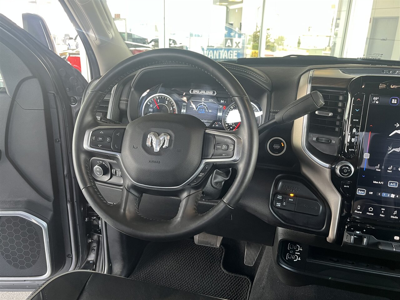 2024 RAM 2500 Laramie   - Photo 20 - Victorville, CA 92392