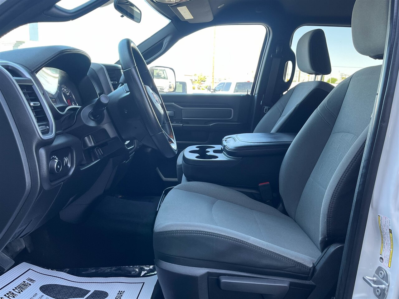2022 RAM 2500 Big Horn - Photo 2 - Victorville, CA 92392