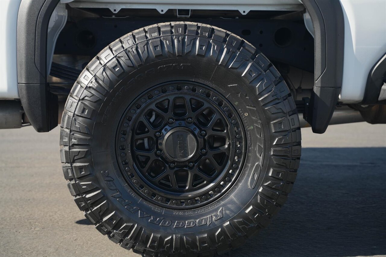 2023 GMC Sierra 2500HD SLE Just installed 2.5 " Level Kit with 17 " KMC Wheels on 35 " Toyo Open Country Tires – All included in the sale price - Photo 11 - Victorville, CA 92392