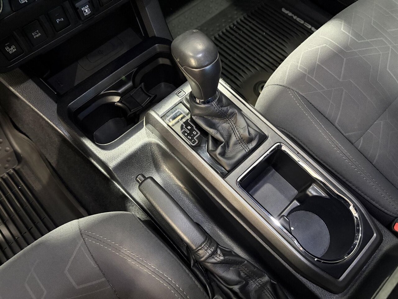 2019 Toyota Tacoma TRD Off-Road   - Photo 19 - Victorville, CA 92392