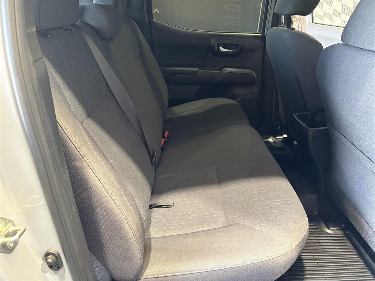 2019 Toyota Tacoma TRD Off-Road   - Photo 13 - Victorville, CA 92392